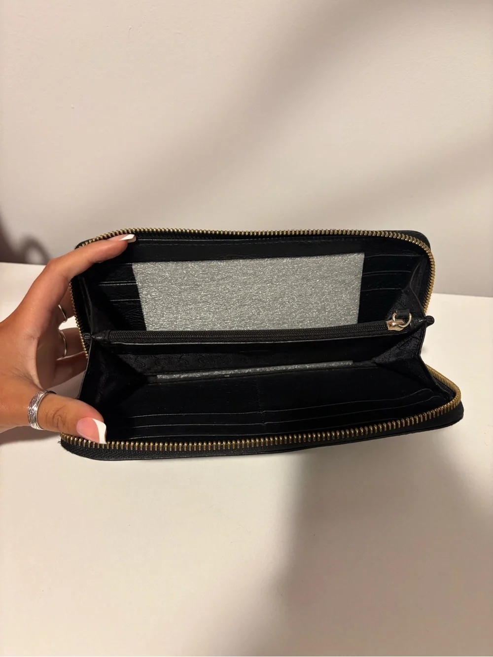 💕Michael Kors Black Leather Zip-Around Wallet with Gold Plaque💕